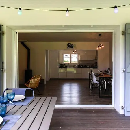 Family With Pool - 5 Bedrooms