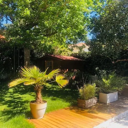 Family With Pool - 5 Bedrooms *