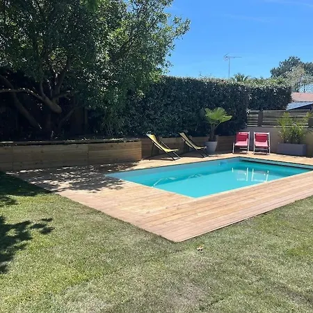 Family With Pool - 5 Bedrooms